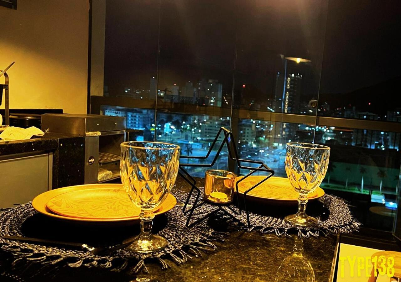 公寓 Apto Incrivel - Piscina No Rooftop - Vista Mar - 600m Enseada *